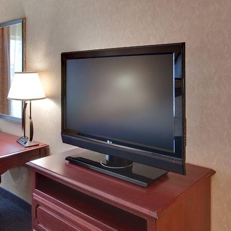 Holiday Inn Express Jamestown By Ihg Esterno foto