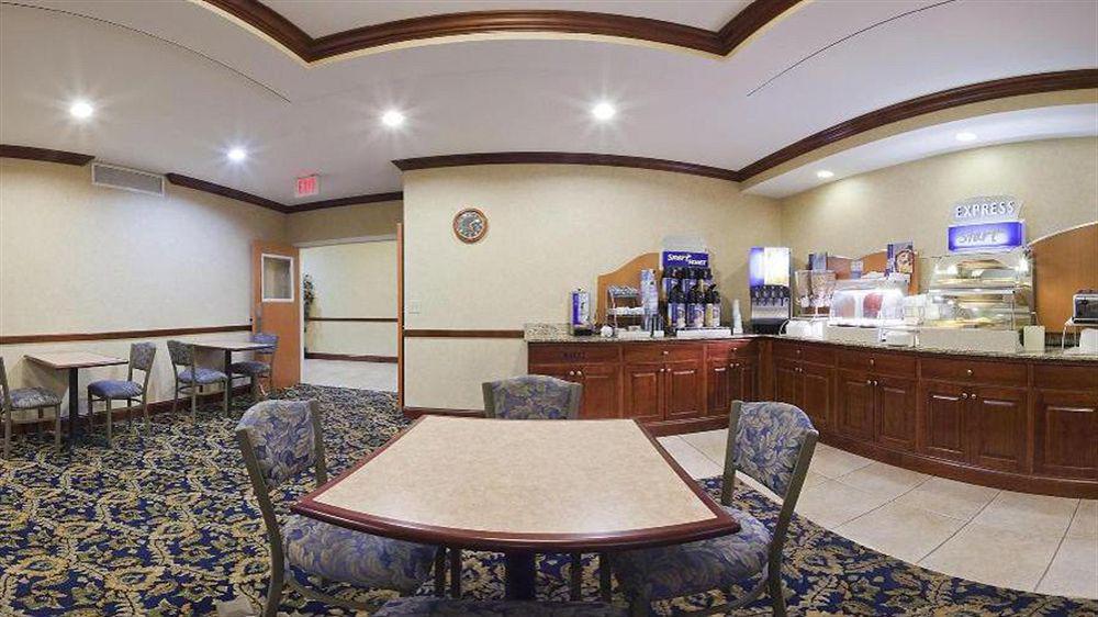 Holiday Inn Express Jamestown By Ihg Esterno foto