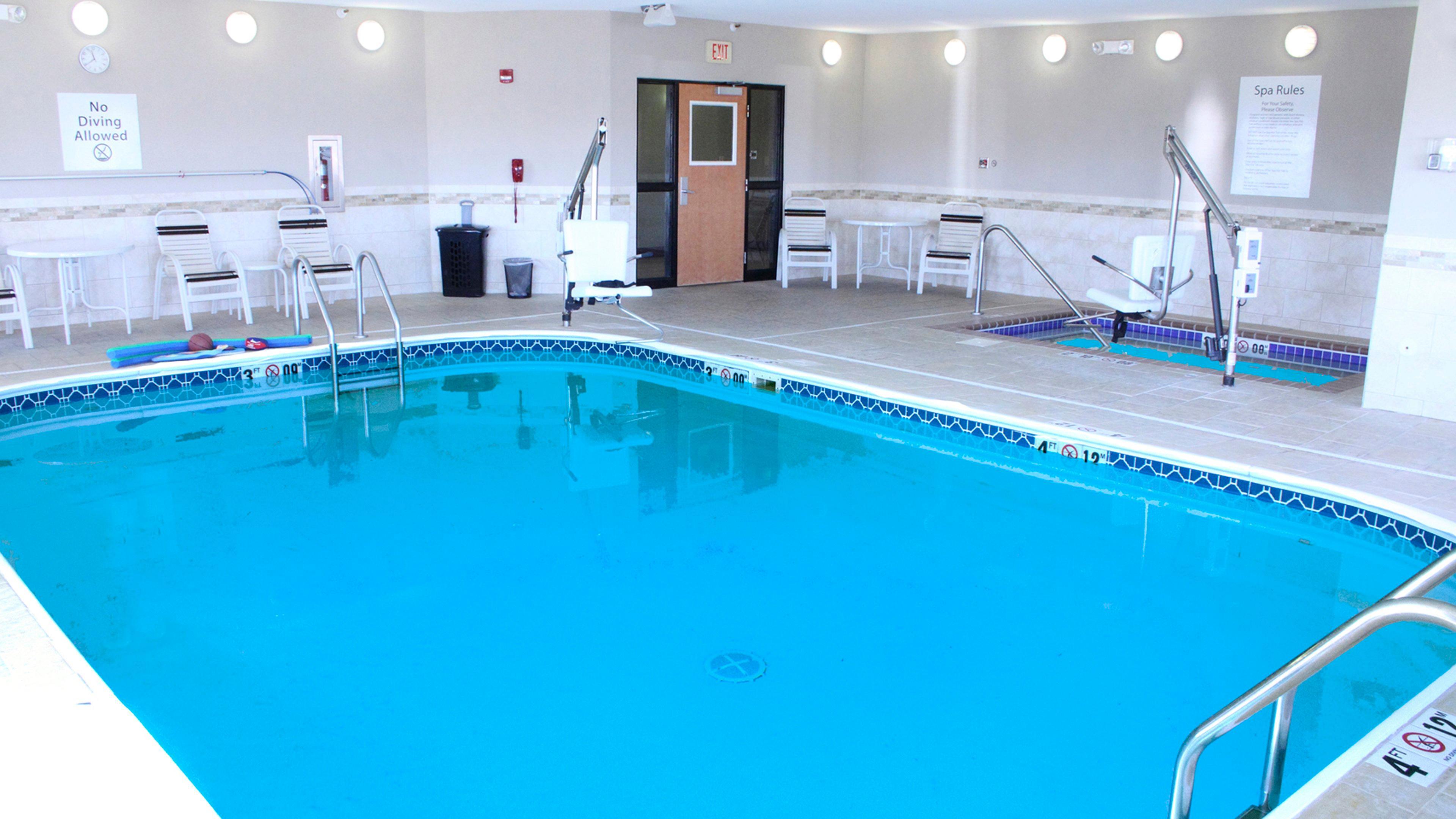 Holiday Inn Express Jamestown By Ihg Esterno foto